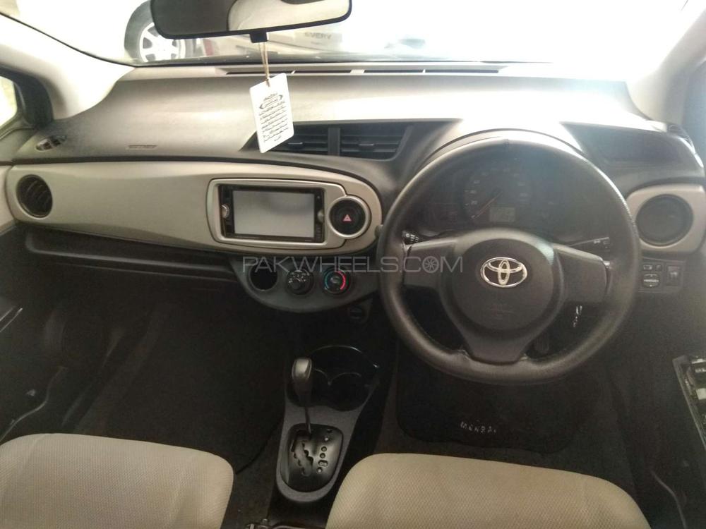 Toyota Vitz 2011 for Sale in Lahore Toyota Vitz 2011 for Sale in Lahore Image-6