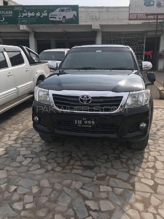 Toyota Hilux 2015 for Sale in Peshawar Toyota Hilux 2015 for Sale in Peshawar Image-2