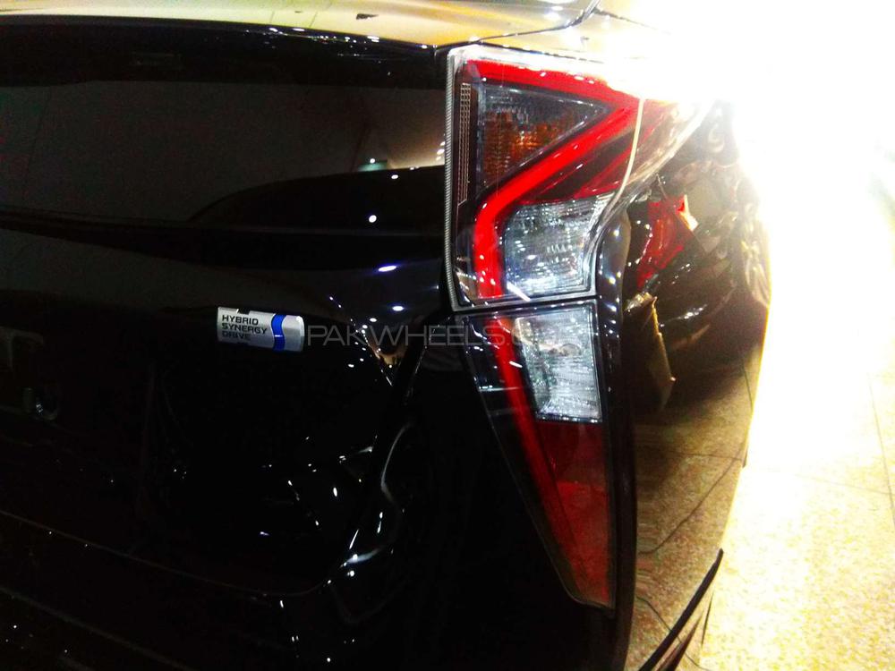 Toyota Prius 2016 for Sale in Lahore Toyota Prius 2016 for Sale in Lahore Image-3
