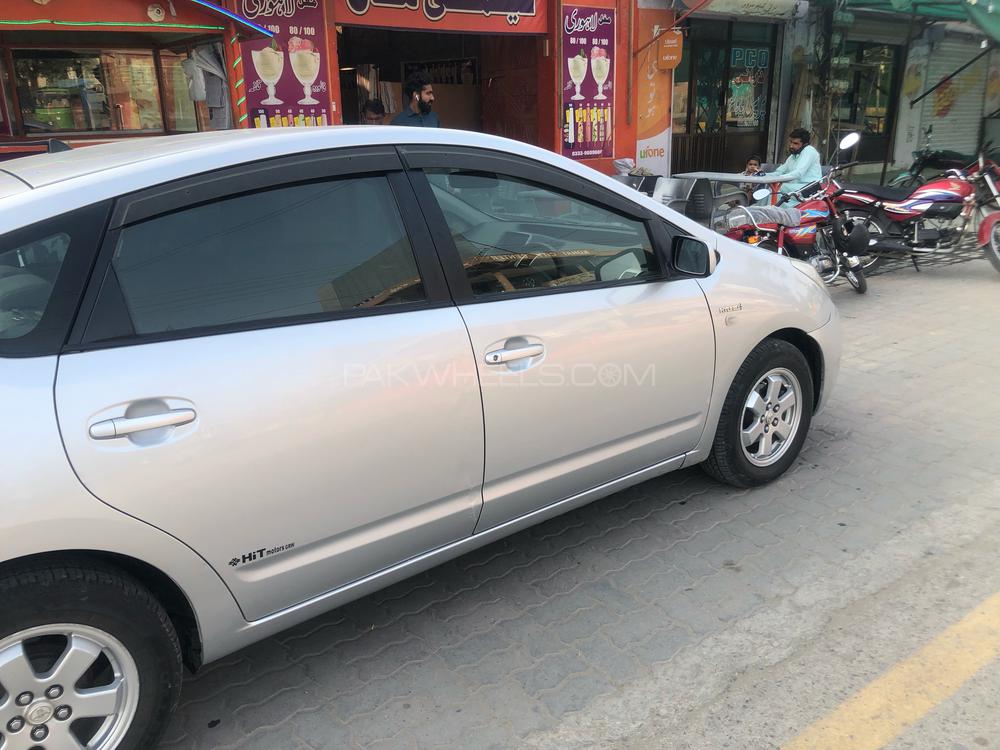 Toyota Prius 2011 for Sale in Peshawar Toyota Prius 2011 for Sale in Peshawar Image-9