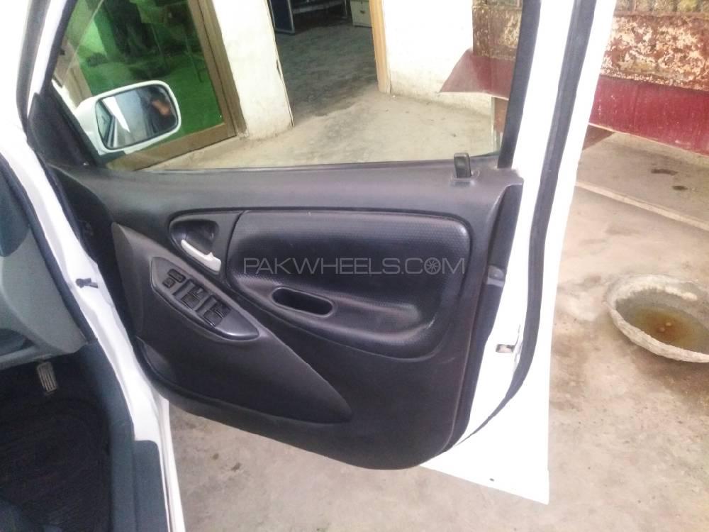 ٹویوٹا ویٹز 2001 for Sale in مردان ٹویوٹا ویٹز 2001 for Sale in مردان Image-8
