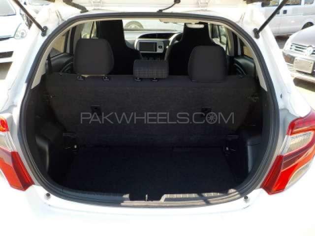 Toyota Vitz 2016 for Sale in Sialkot Toyota Vitz 2016 for Sale in Sialkot Image-3