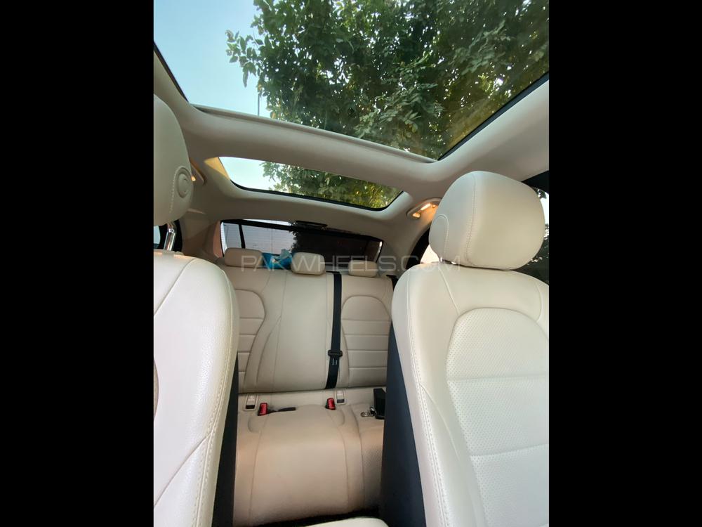 Mercedes Benz C Class 2015 for Sale in Lahore Mercedes Benz C Class 2015 for Sale in Lahore Image-8