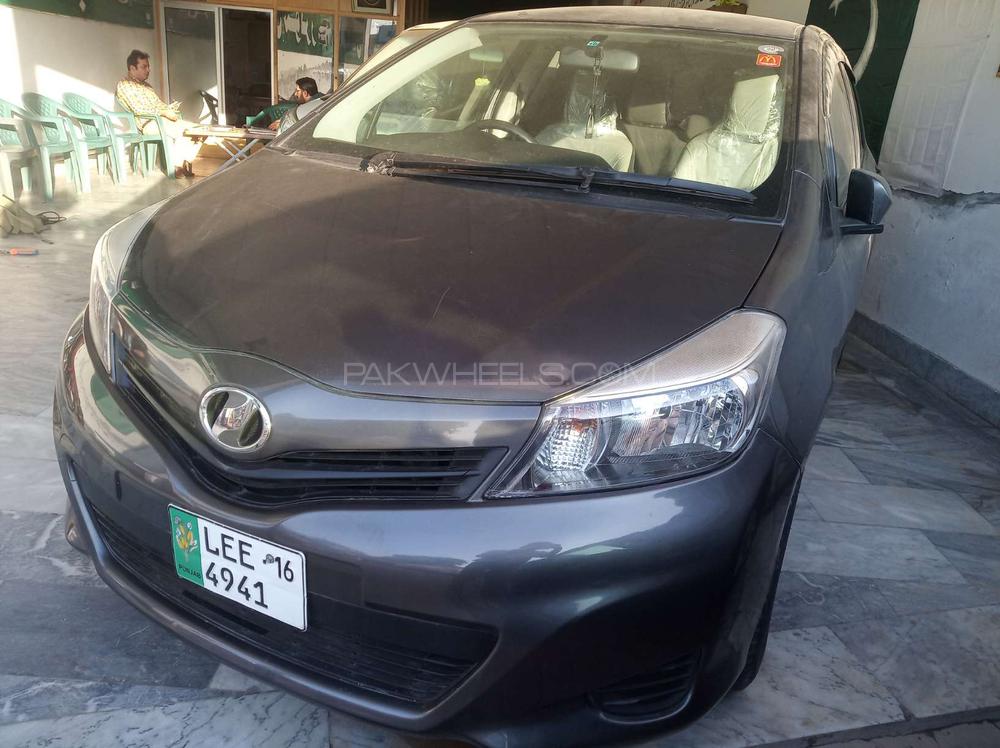 Toyota Vitz 2013 for Sale in Gujranwala Toyota Vitz 2013 for Sale in Gujranwala Image-2