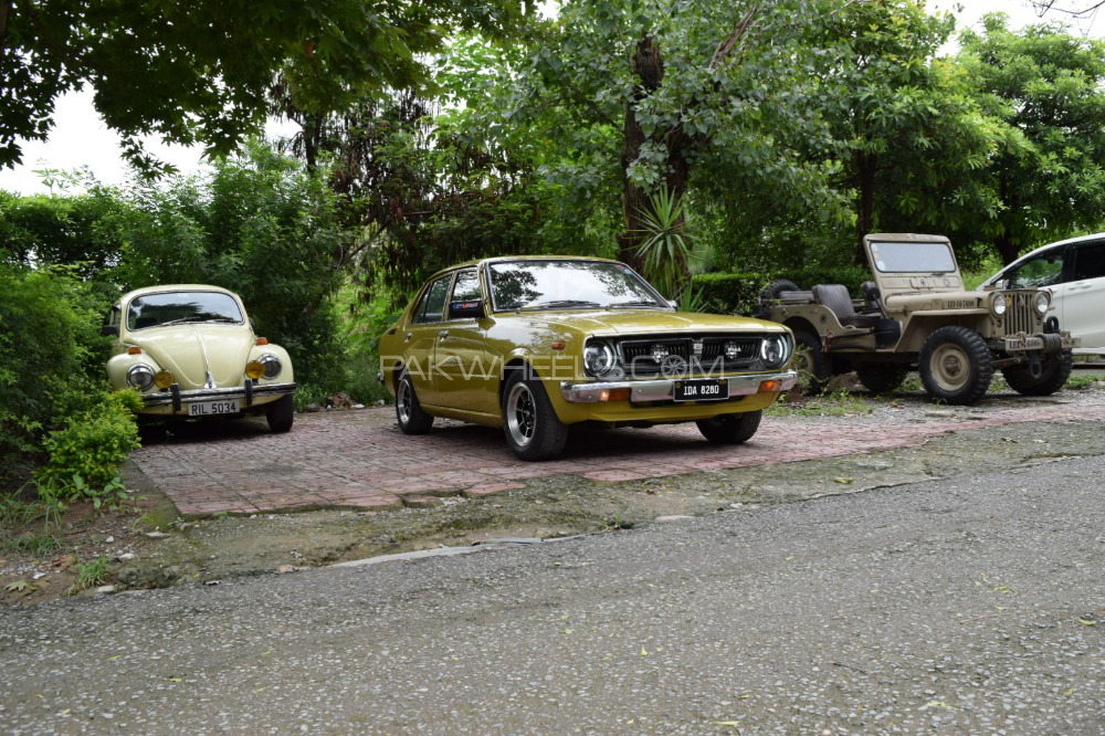 Toyota Corolla - 1975  Toyota Corolla - 1975  Image-2