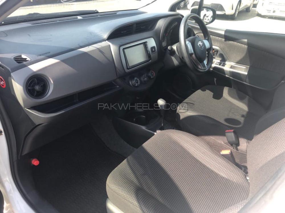 Toyota Vitz 2016 for Sale in Sialkot Toyota Vitz 2016 for Sale in Sialkot Image-11