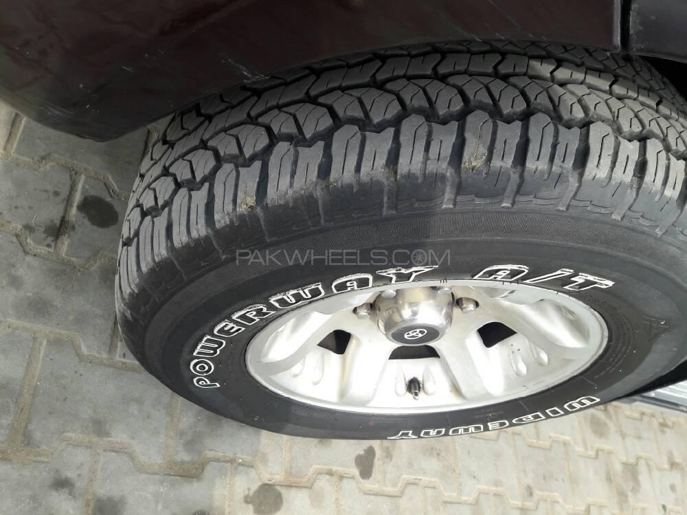 Toyota Hilux 2012 for Sale in Lahore Toyota Hilux 2012 for Sale in Lahore Image-9