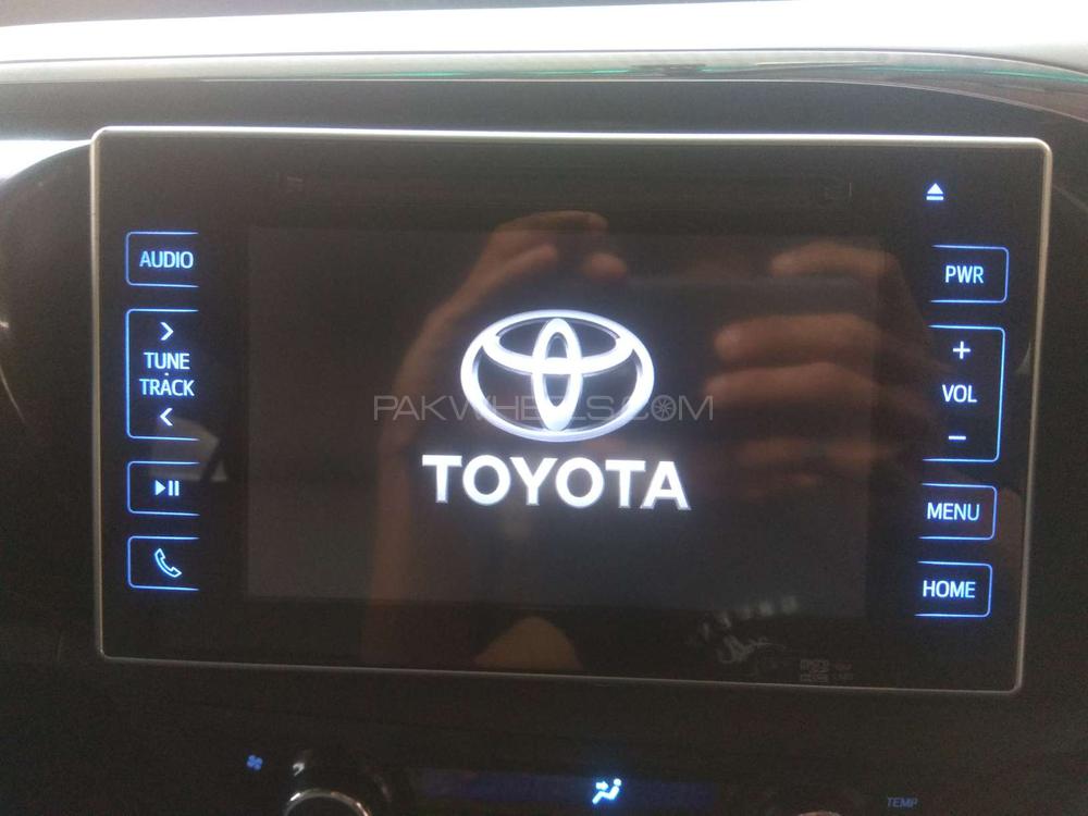 Toyota Hilux 2015 for Sale in Karachi Toyota Hilux 2015 for Sale in Karachi Image-6