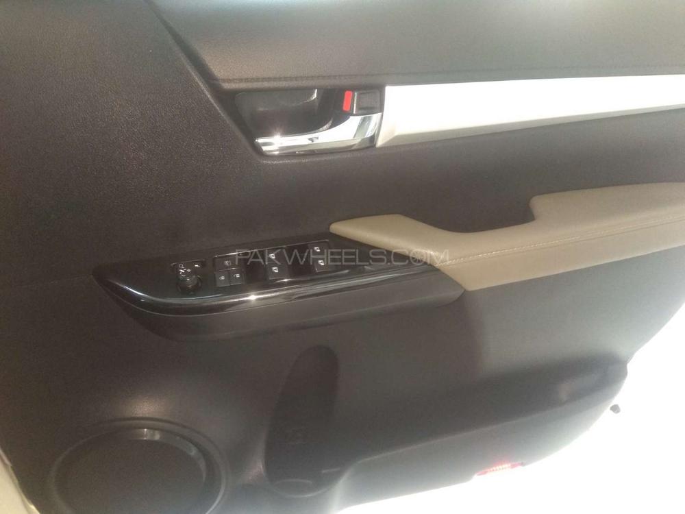 Toyota Hilux 2015 for Sale in Karachi Toyota Hilux 2015 for Sale in Karachi Image-9