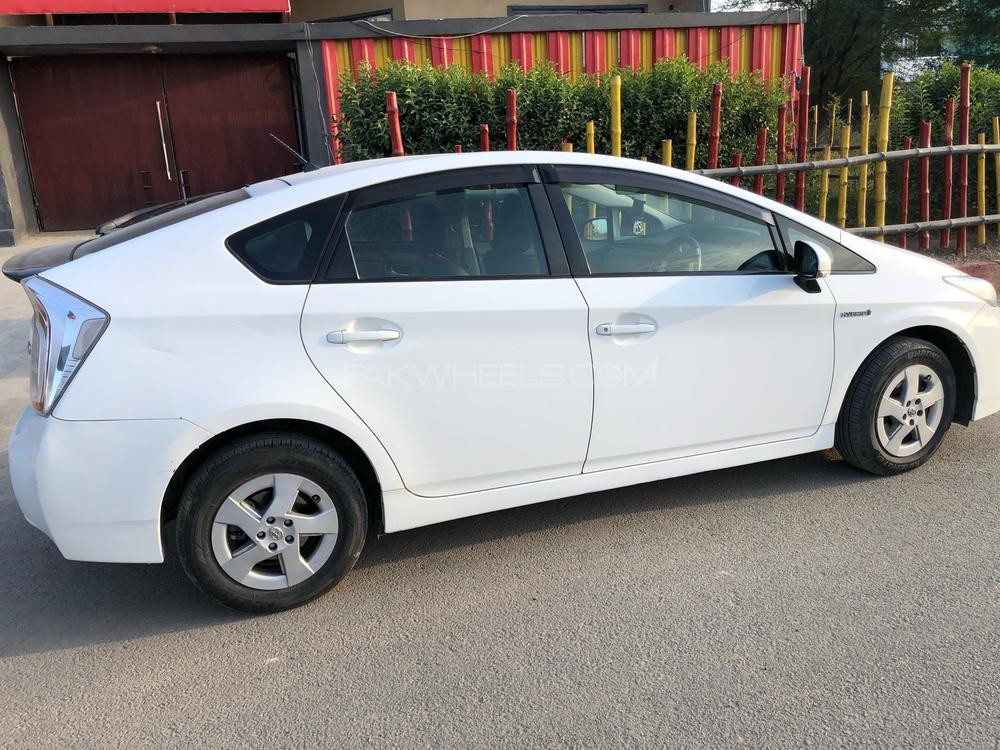 Toyota Prius 2011 for Sale in Bannu Toyota Prius 2011 for Sale in Bannu Image-4