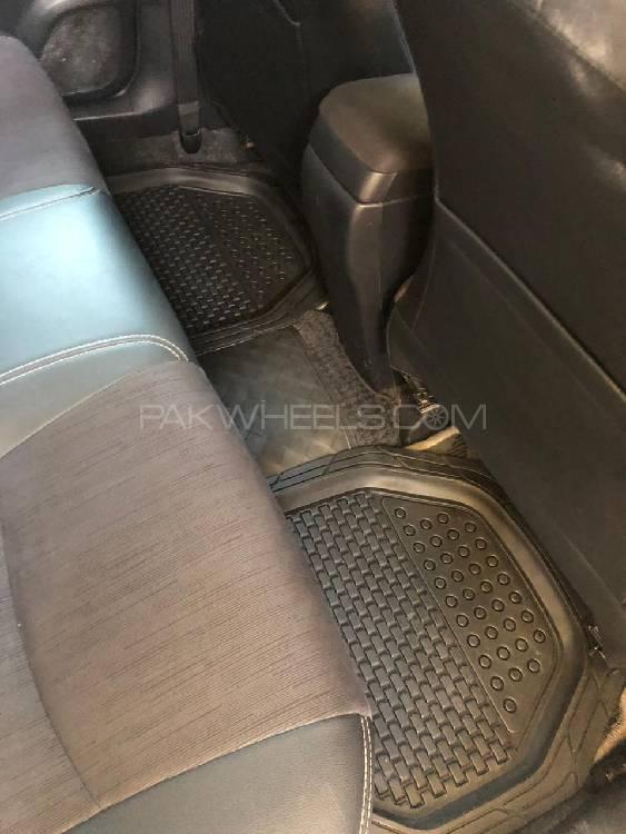 Toyota Prius 2014 for Sale in Peshawar Toyota Prius 2014 for Sale in Peshawar Image-16