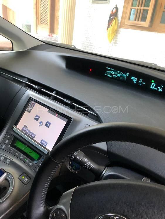 Toyota Prius 2014 for Sale in Peshawar Toyota Prius 2014 for Sale in Peshawar Image-13