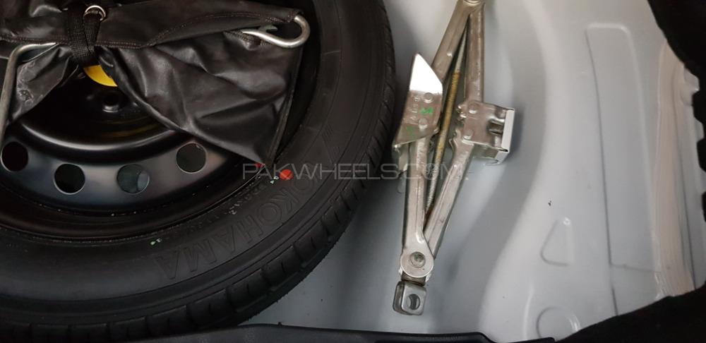 Toyota Corolla 2018 for Sale in Karachi Toyota Corolla 2018 for Sale in Karachi Image-9