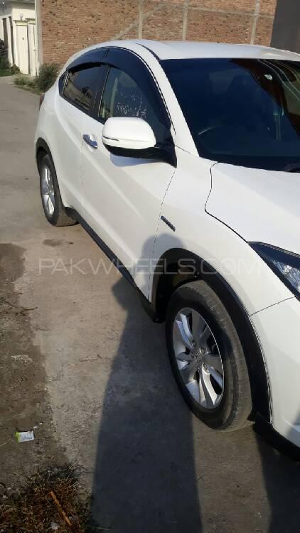Honda Vezel 2015 for Sale in Peshawar Image-1
