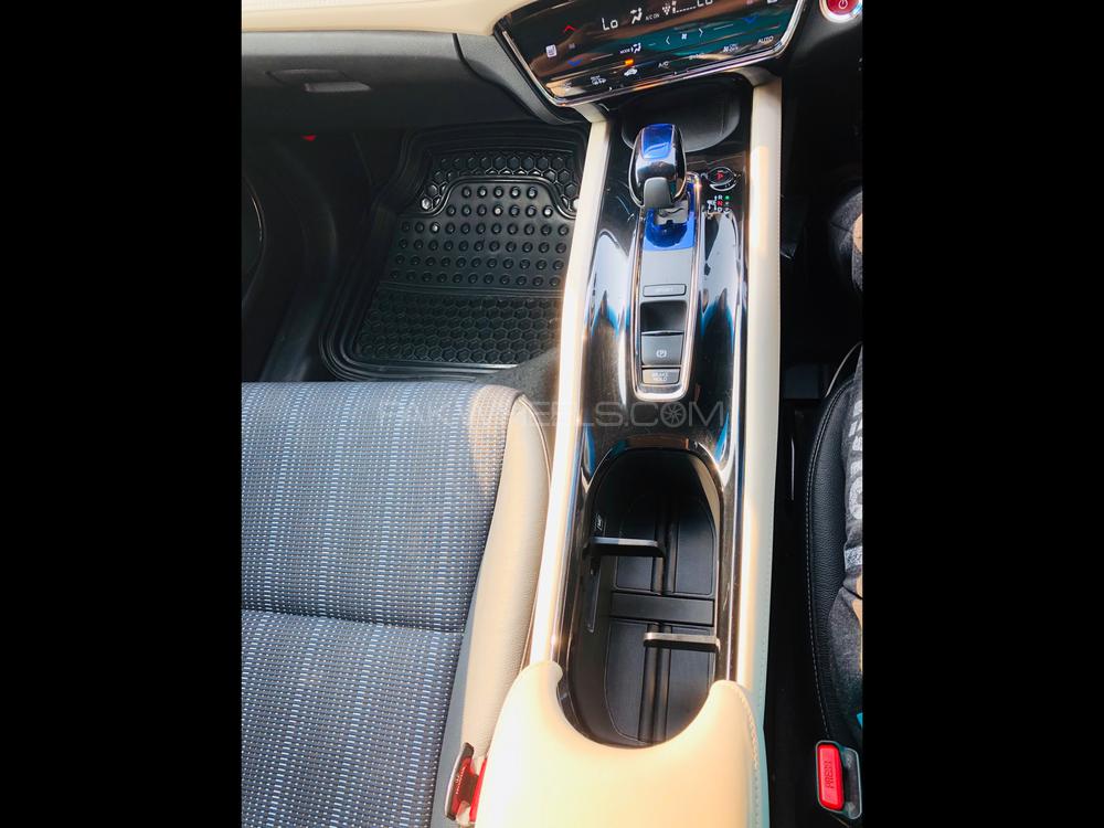 Honda Vezel 2016 for Sale in Rawalpindi Honda Vezel 2016 for Sale in Rawalpindi Image-2