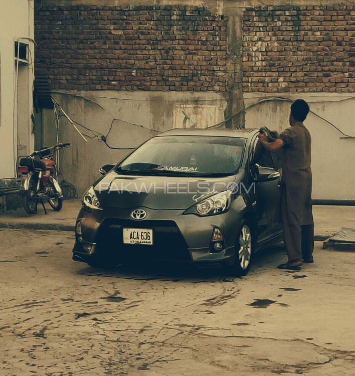 Toyota Aqua - 2013  Toyota Aqua - 2013  Image-4