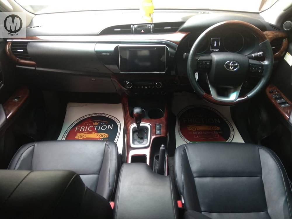 Toyota Hilux 2015 for Sale in Karachi Toyota Hilux 2015 for Sale in Karachi Image-4