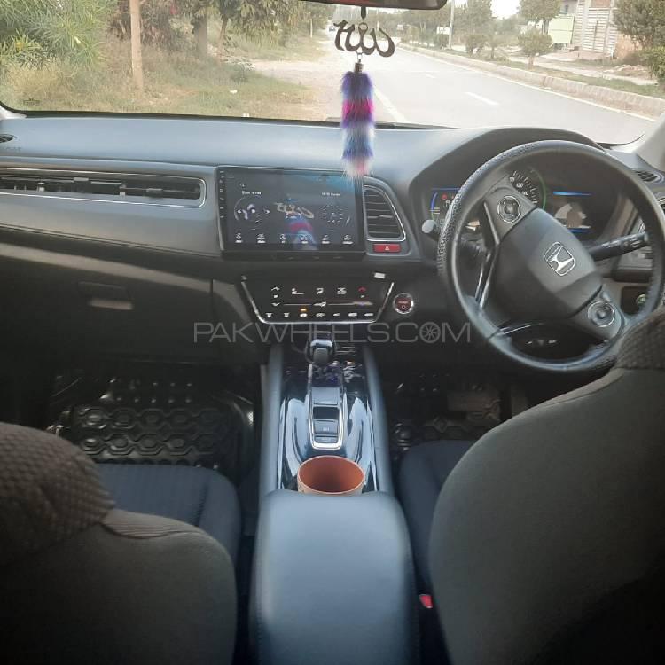 Honda Vezel 2014 for Sale in Peshawar Honda Vezel 2014 for Sale in Peshawar Image-3