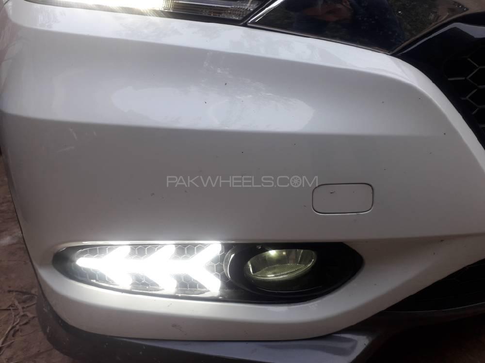 Honda Vezel 2014 for Sale in Peshawar Honda Vezel 2014 for Sale in Peshawar Image-8