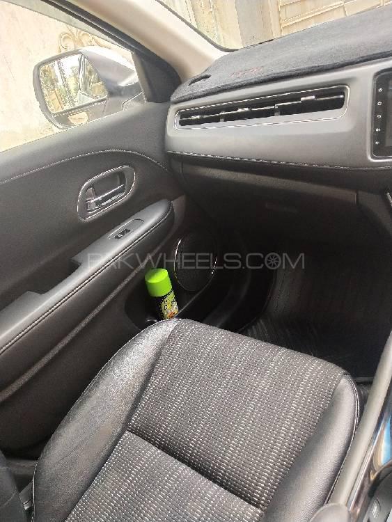 Honda Vezel 2015 for Sale in Rawalpindi Honda Vezel 2015 for Sale in Rawalpindi Image-8