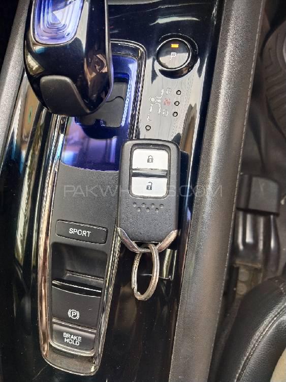Honda Vezel 2015 for Sale in Rawalpindi Honda Vezel 2015 for Sale in Rawalpindi Image-15