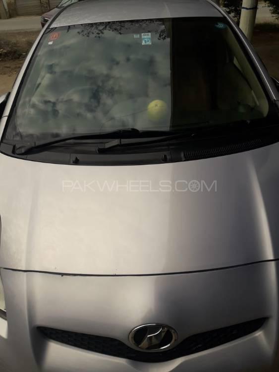 Toyota Vitz 2012 for Sale in Mardan Image-1