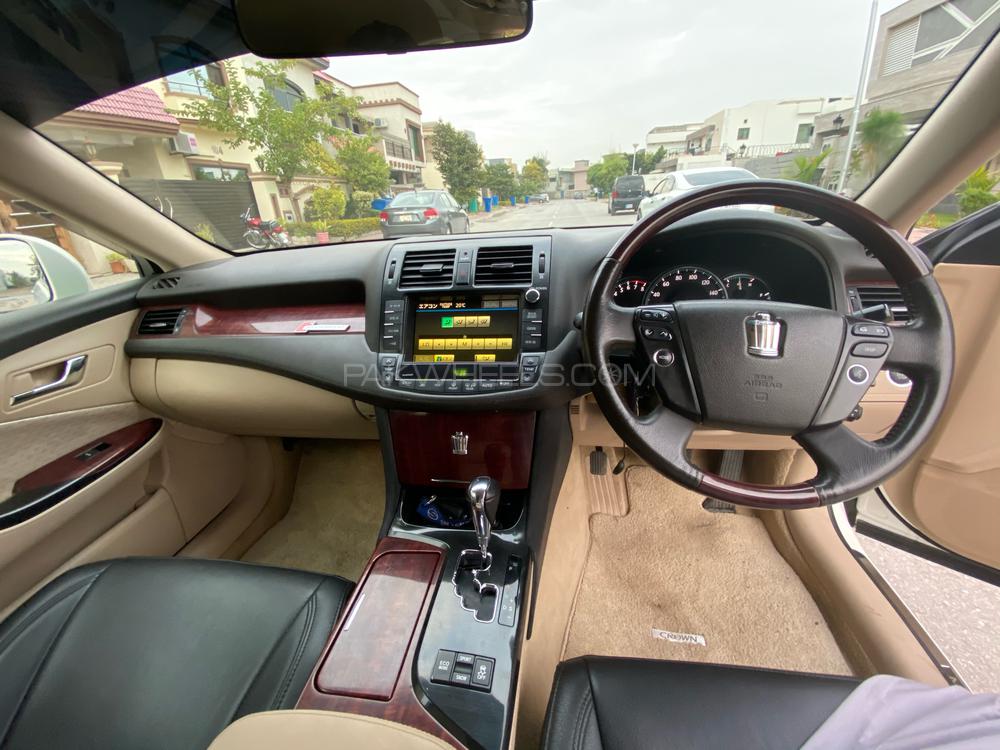 Toyota Crown 2008 for Sale in Islamabad Toyota Crown 2008 for Sale in Islamabad Image-14