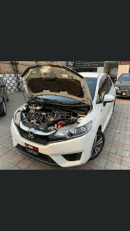 Honda Fit 2015 for Sale in Lahore Image-1