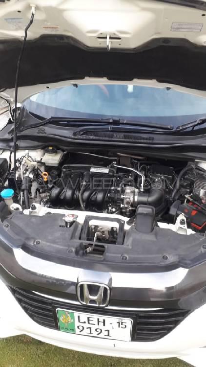 Honda Vezel 2015 for Sale in Peshawar Honda Vezel 2015 for Sale in Peshawar Image-11