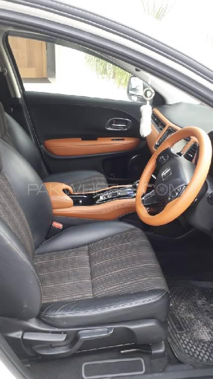Honda Vezel 2015 for Sale in Peshawar Honda Vezel 2015 for Sale in Peshawar Image-9