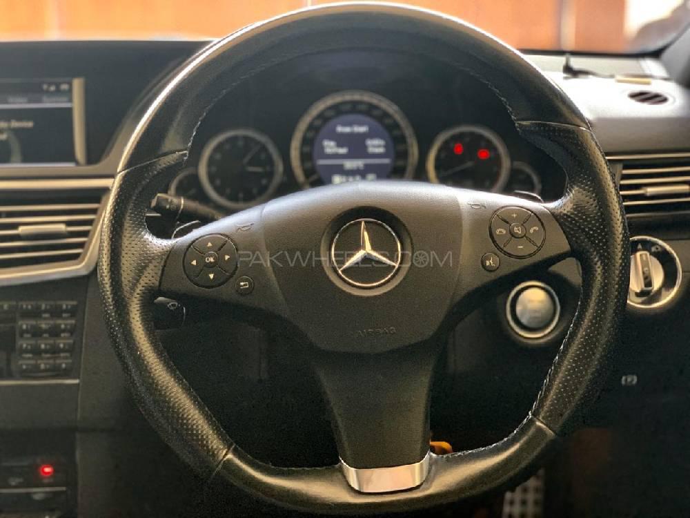 Mercedes Benz E Class 2010 for Sale in Peshawar Mercedes Benz E Class 2010 for Sale in Peshawar Image-11