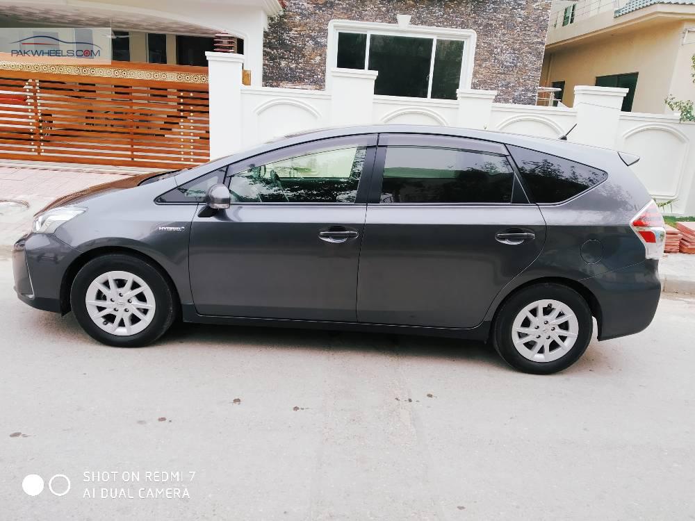 Toyota Prius Alpha 2015 for Sale in Islamabad Toyota Prius Alpha 2015 for Sale in Islamabad Image-8