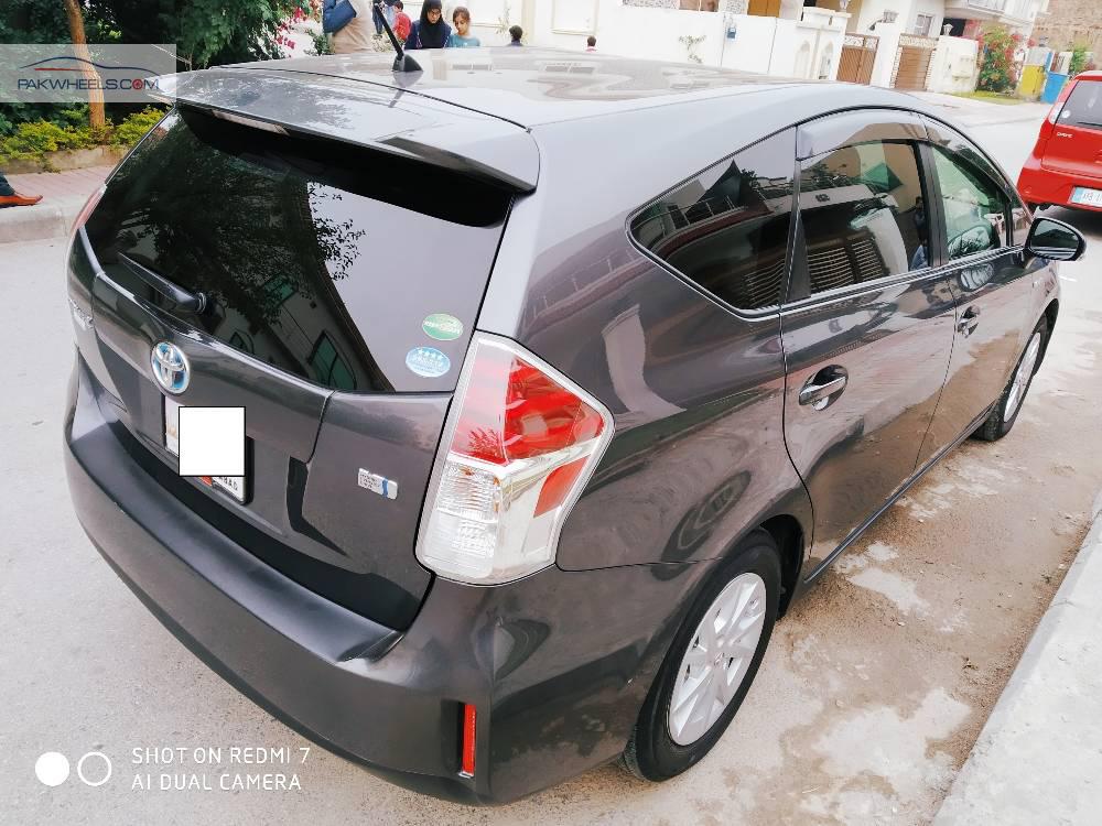 Toyota Prius Alpha 2015 for Sale in Islamabad Toyota Prius Alpha 2015 for Sale in Islamabad Image-11