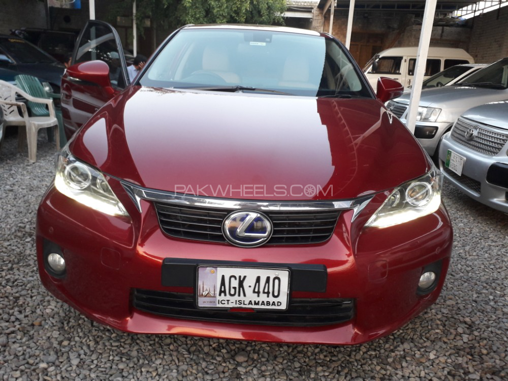 Lexus CT200h - 2014  Lexus CT200h - 2014  Image-4
