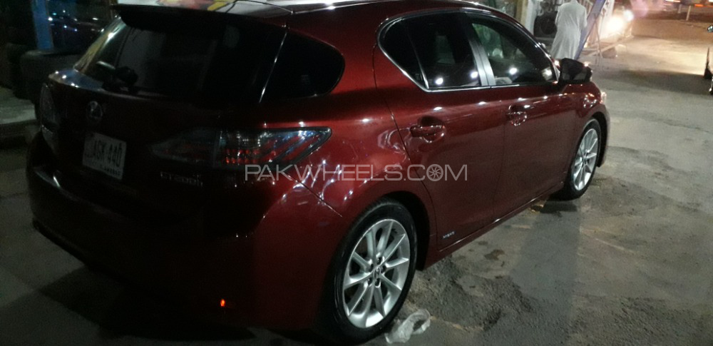 Lexus CT200h - 2014  Lexus CT200h - 2014  Image-5