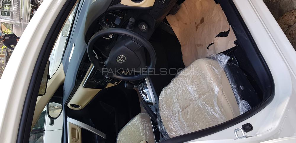 Toyota Corolla 2019 for Sale in Lahore Toyota Corolla 2019 for Sale in Lahore Image-4