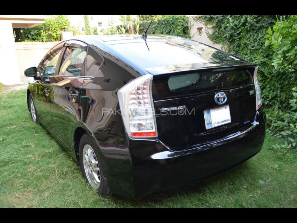 Toyota Prius 2011 for Sale in Rawalpindi Toyota Prius 2011 for Sale in Rawalpindi Image-2