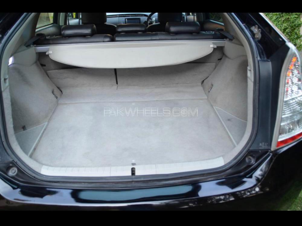 Toyota Prius 2011 for Sale in Rawalpindi Toyota Prius 2011 for Sale in Rawalpindi Image-5