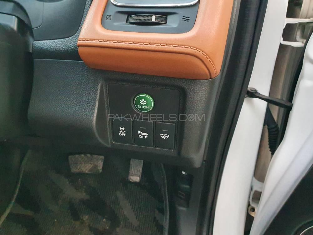 Honda Vezel 2015 for Sale in Peshawar Honda Vezel 2015 for Sale in Peshawar Image-8