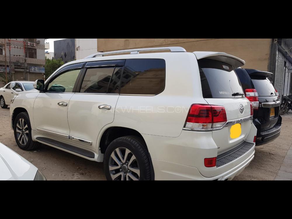 Toyota Land Cruiser 2017 for Sale in Karachi Toyota Land Cruiser 2017 for Sale in Karachi Image-3