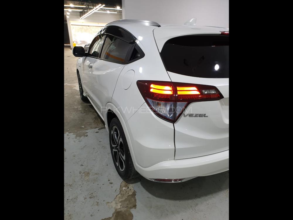 Honda Vezel 2014 for Sale in Lahore Honda Vezel 2014 for Sale in Lahore Image-4