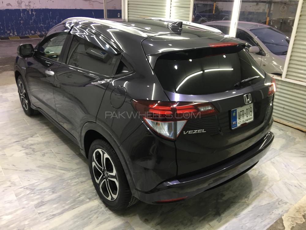Honda Vezel 2014 for Sale in Rawalpindi Honda Vezel 2014 for Sale in Rawalpindi Image-4