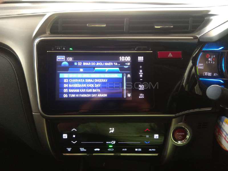 Honda Grace Hybrid 2015 for Sale in Karachi Honda Grace Hybrid 2015 for Sale in Karachi Image-7