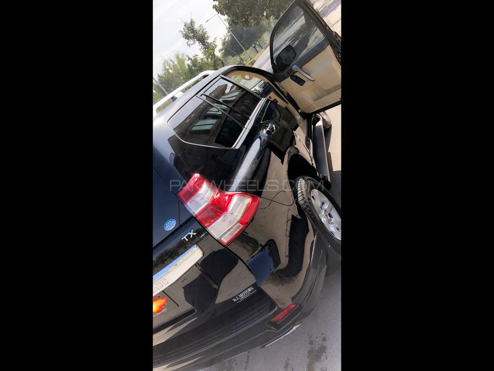 Toyota Prado 2016 for Sale in Islamabad Toyota Prado 2016 for Sale in Islamabad Image-3