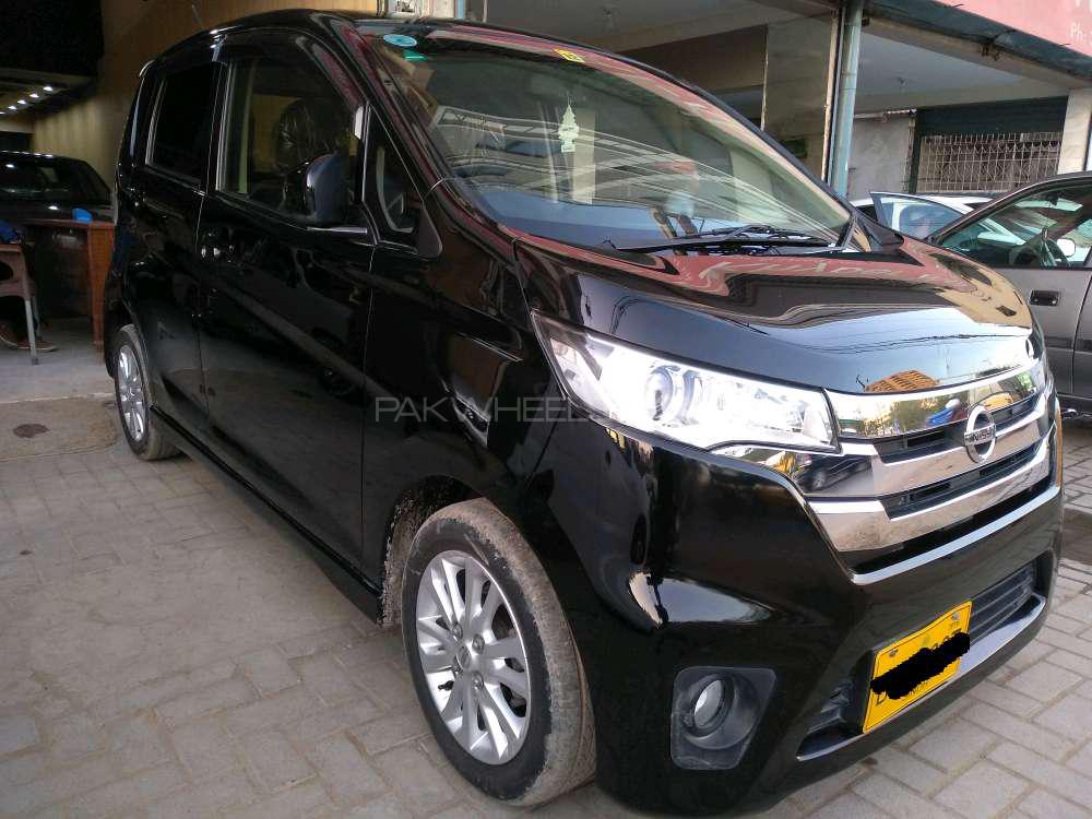 Nissan Dayz Highway Star 2013 for Sale in Karachi Nissan Dayz Highway Star 2013 for Sale in Karachi Image-3