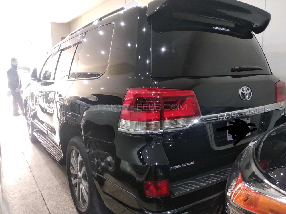 Toyota Land Cruiser 2011 for Sale in Lahore Toyota Land Cruiser 2011 for Sale in Lahore Image-3