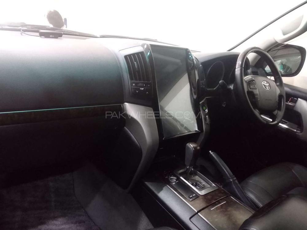 Toyota Land Cruiser 2011 for Sale in Lahore Toyota Land Cruiser 2011 for Sale in Lahore Image-4