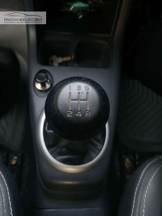 Suzuki Swift 2012 for Sale in Lahore Suzuki Swift 2012 for Sale in Lahore Image-12