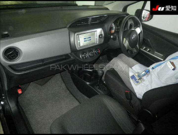 Toyota Vitz 2014 for Sale in Karachi Toyota Vitz 2014 for Sale in Karachi Image-4