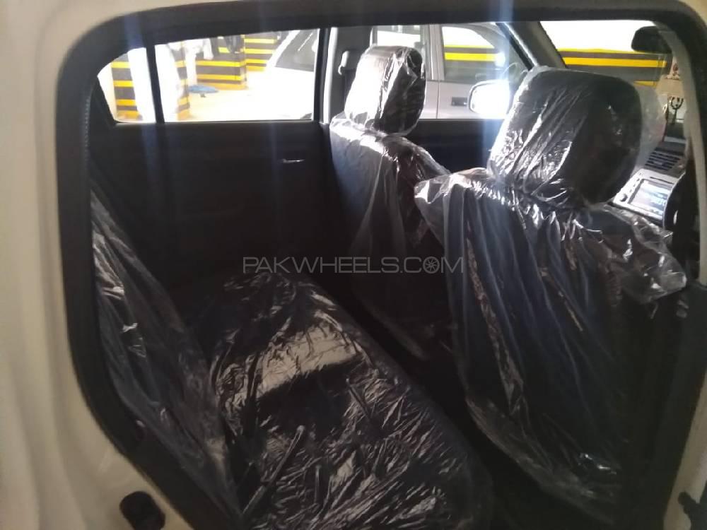 سوزوکی سوئفٹ 2015 for Sale in کراچی سوزوکی سوئفٹ 2015 for Sale in کراچی Image-12